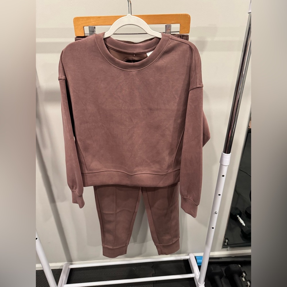 Womens Target Sweatshirt Set. Medium.